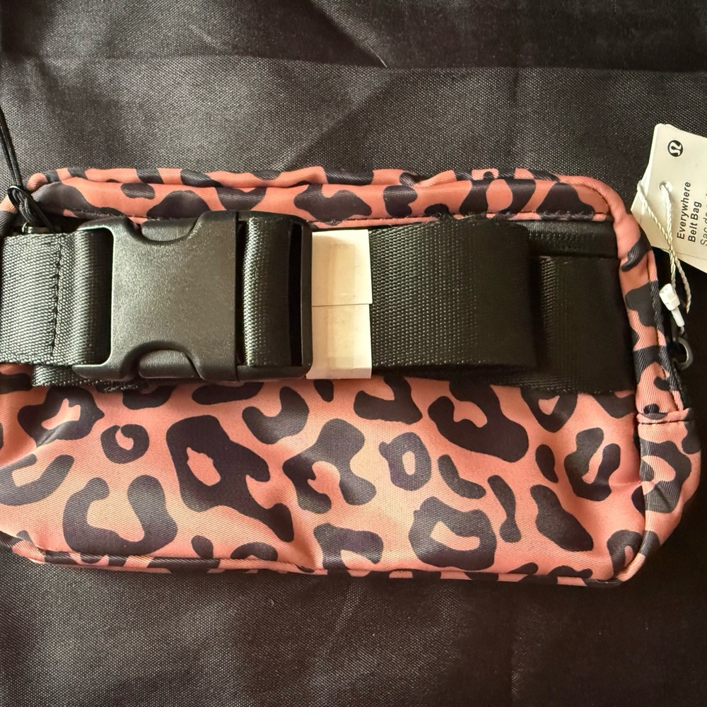 New Lululemon athletica Black and Pink Leopard Everywhere Belt Bag - Picture 4 of 7